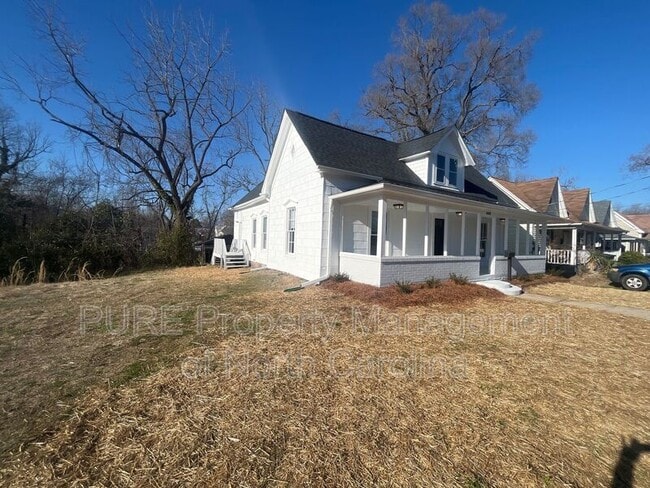 Photo - 608 S Yadkin Ave