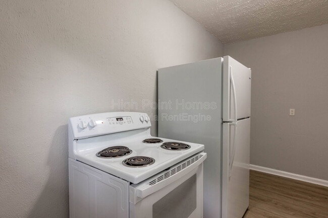 Photo - 433 Carver Ln