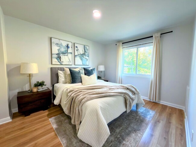 Photo - 1023 E Millbert Ave Unit 1023 Millbert Ave