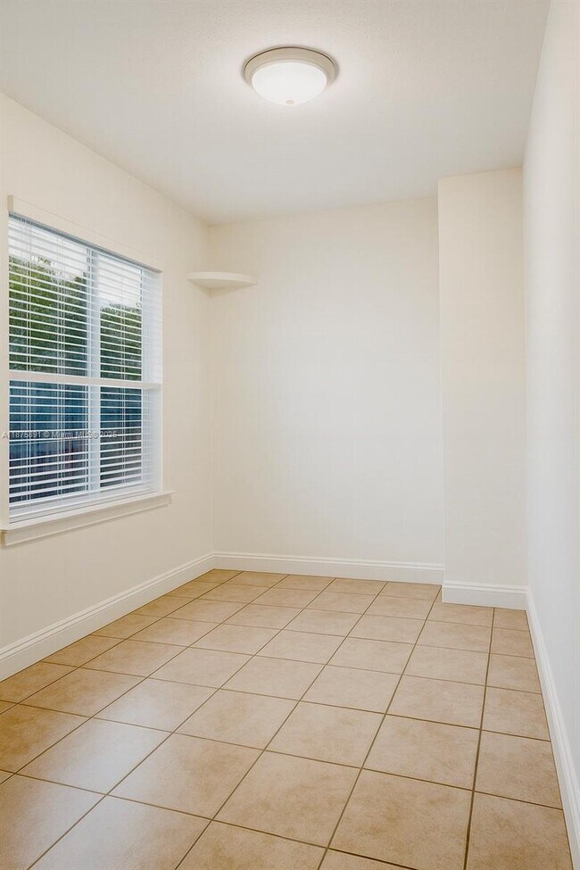 Photo - 621 NW 23rd Pl Unit B