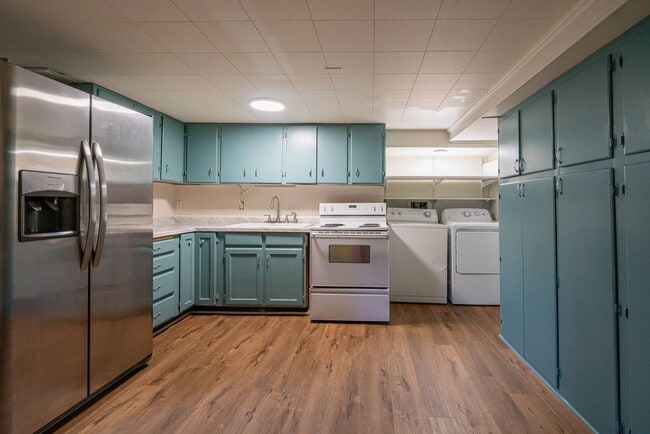 Photo - Spacious 2 Bed Basement Apartment