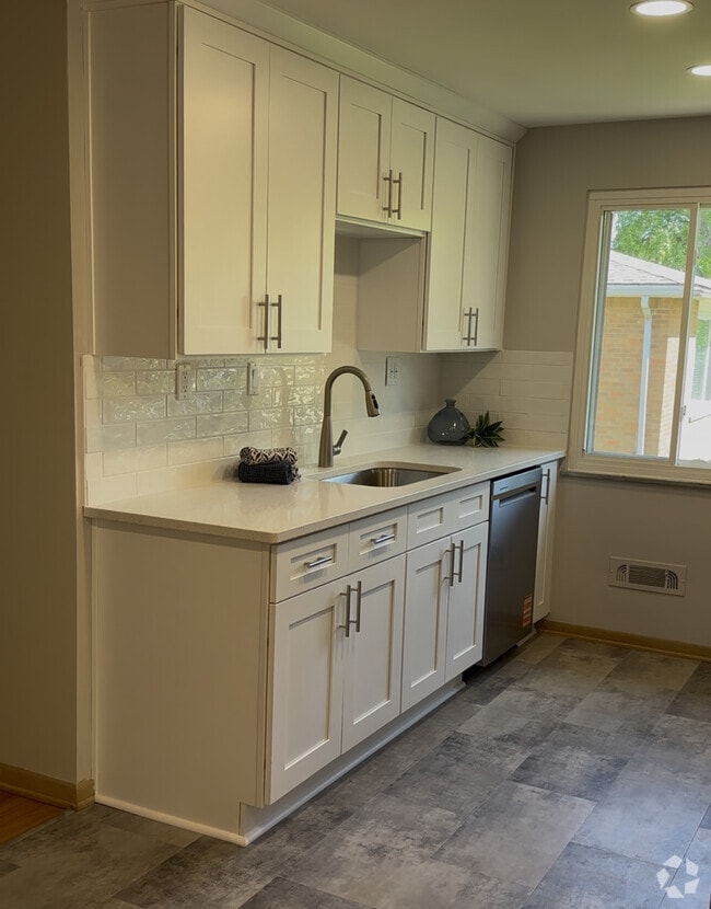 Building Photo - 9608 Independence Blvd Unit 9608 Independence Blvd Rental