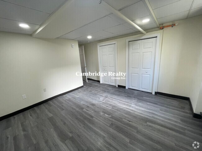 Building Photo - 357 Cambridge St Unit B Rental