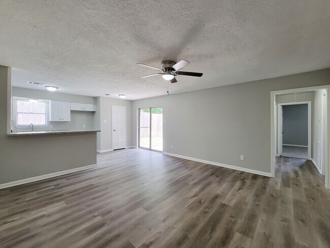 Photo - REMODELED 4 BEDROOM 2 BATH LEASE HOME IN HOUSTON