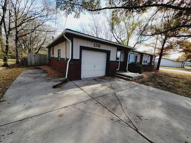Photo - 1744 S Lark Ln