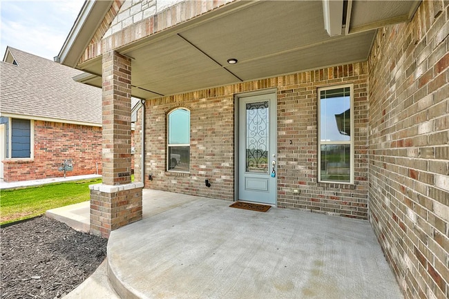 Photo - Charming 3-Bedroom Home with 3-Car Garage in Moore!