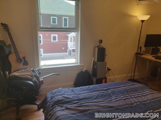 Photo - 7 Sparhawk St Unit 2