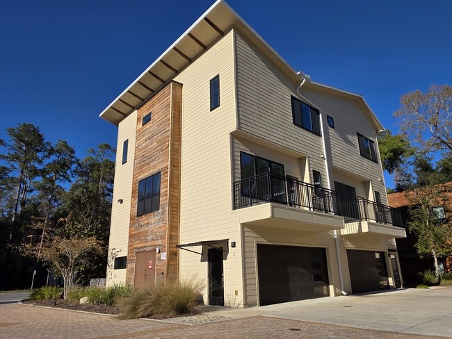 Photo - FOR RENT 3 bed, 3.5 bath, 3 level brand new condo