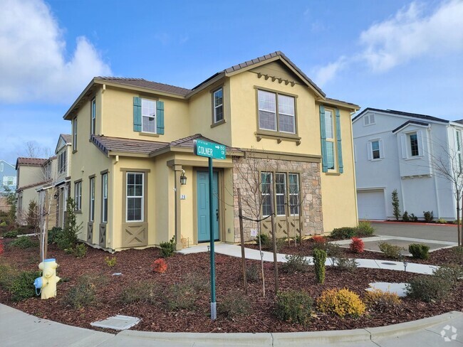 Building Photo - Beautiful Newer Home and Community in Folsom!
