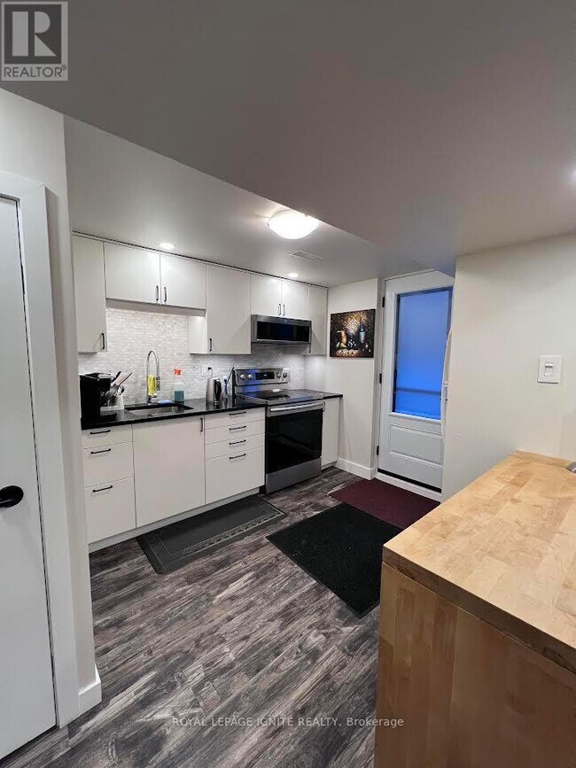 Photo - 208 Rosemount Ave
