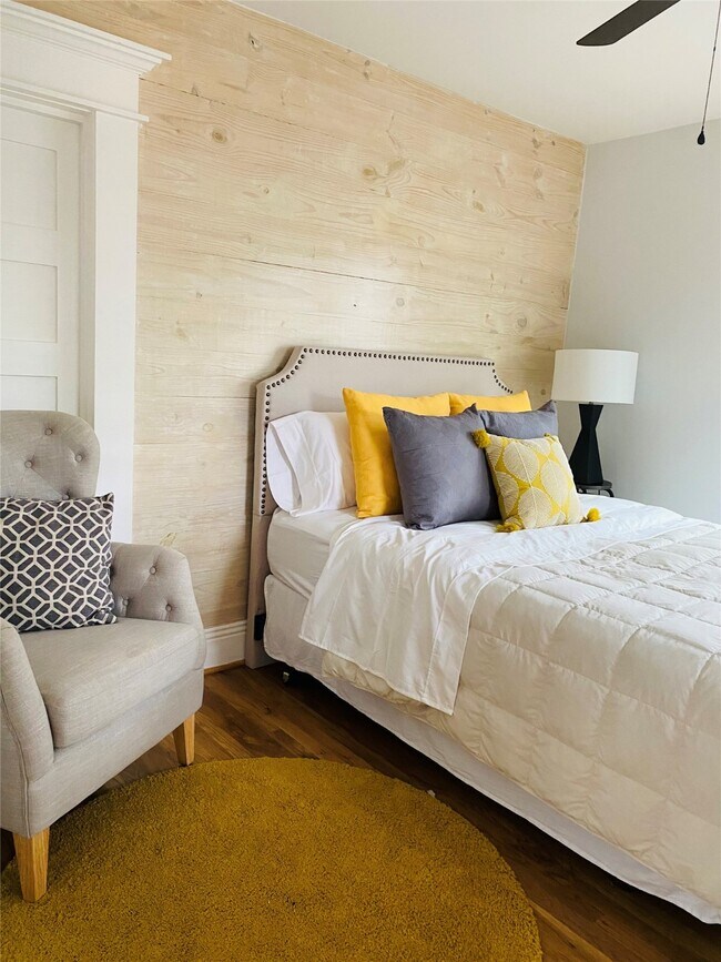 Photo - 1406 Edwards St