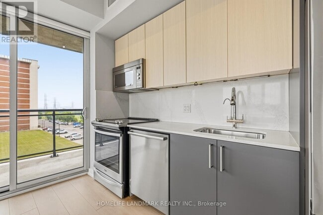 Photo - 3237 Bayview Ave Unit 307