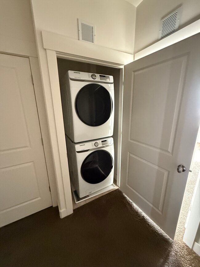 Laundry - 4911 W Daybreak Pky