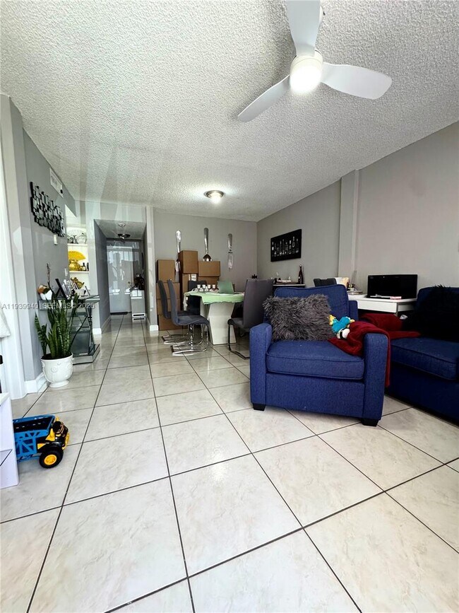 Photo - 19729 SW 114th Ave Unit 250