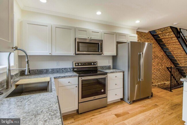 Photo - 333 S Conkling St