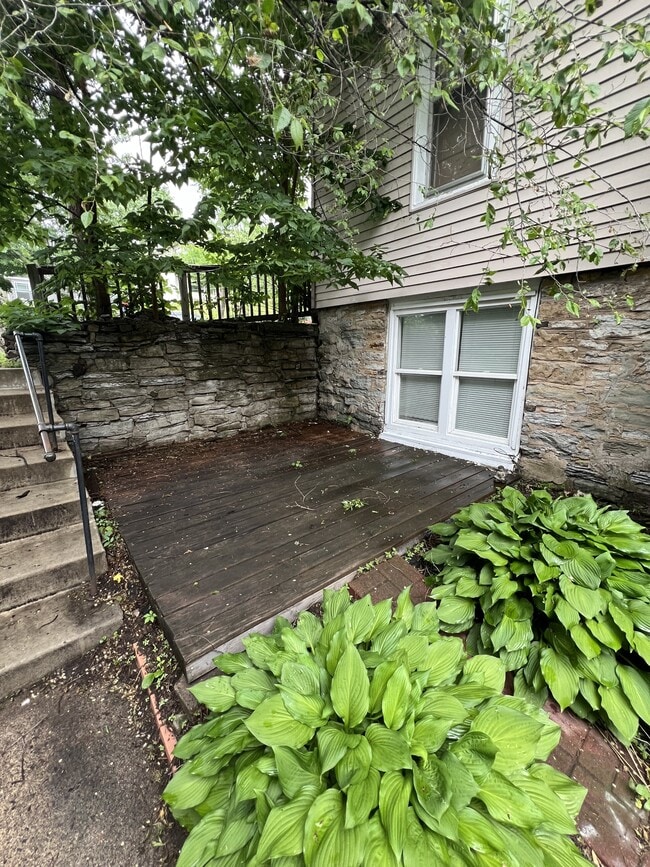 Building Photo - 1036 Jessie St Unit 1