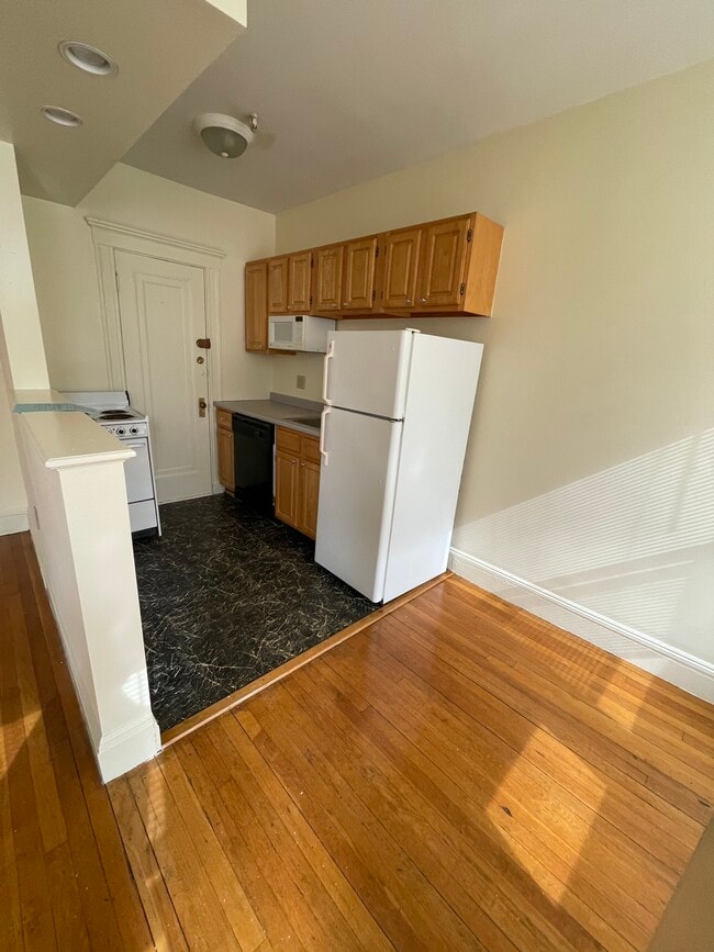 Photo - 160 Ipswich St Unit 3