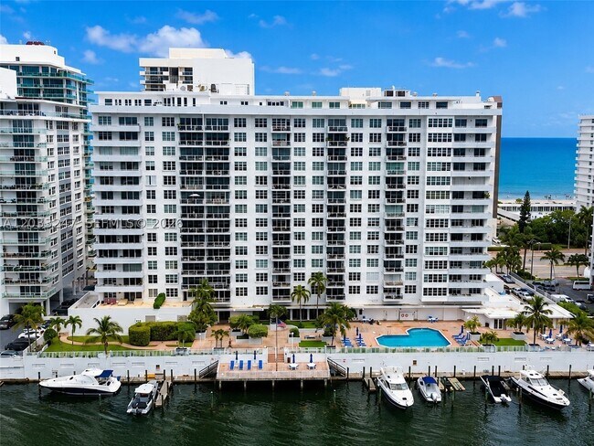 Photo - 5700 Collins Ave Unit 3A