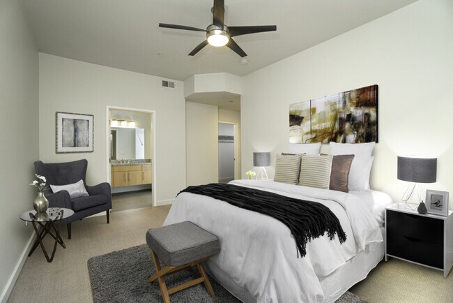 6462 Woodley Ave Residences