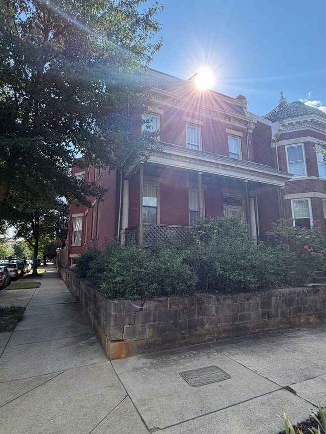 Photo - 2301 W Grace St Unidad Apt 03