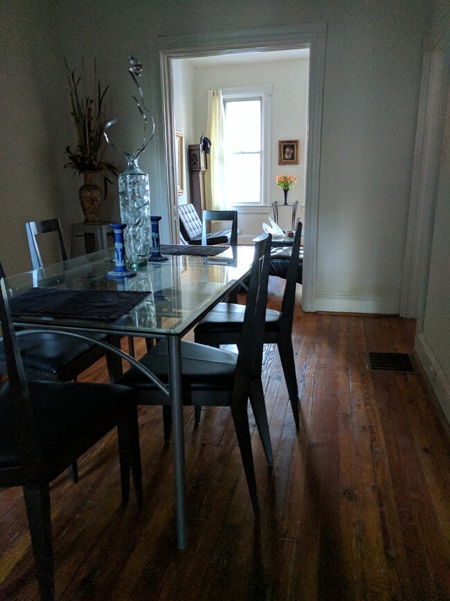 Photo - 3010 Grayson St