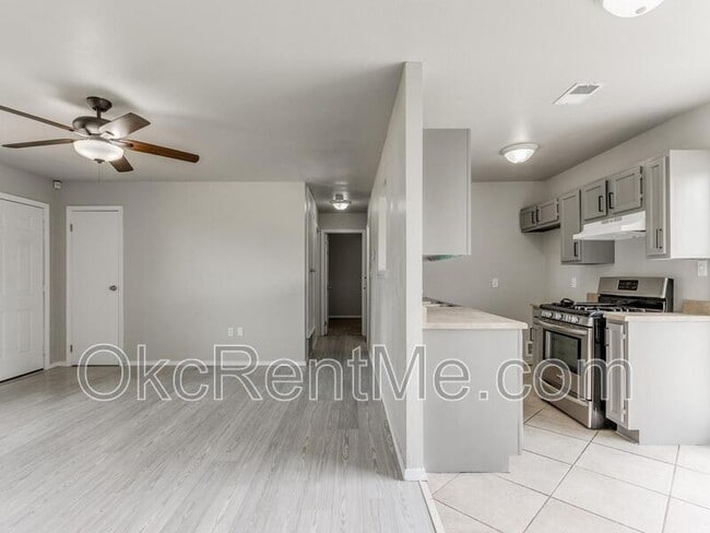 Photo - 2701 Yorkshire Ave