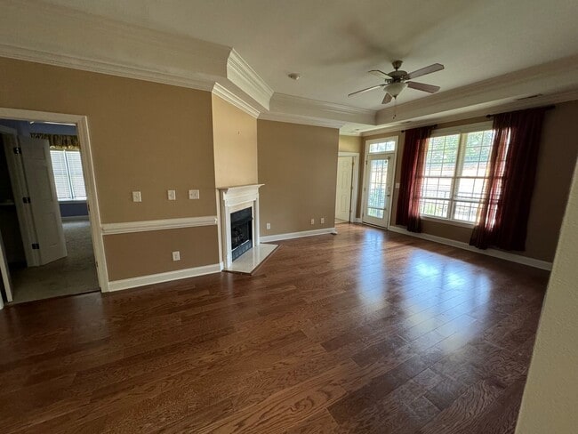 Photo - Come and view this CONDO!