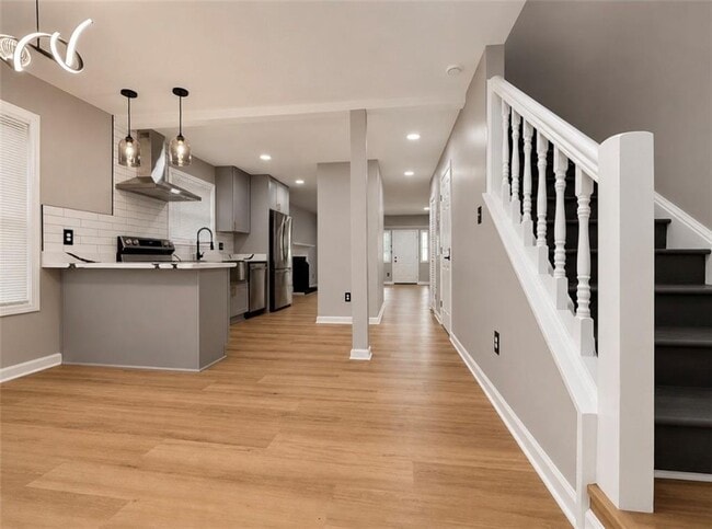 Photo - 5471 Park Pl S