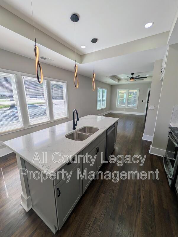 Photo - 940 Martin St SE