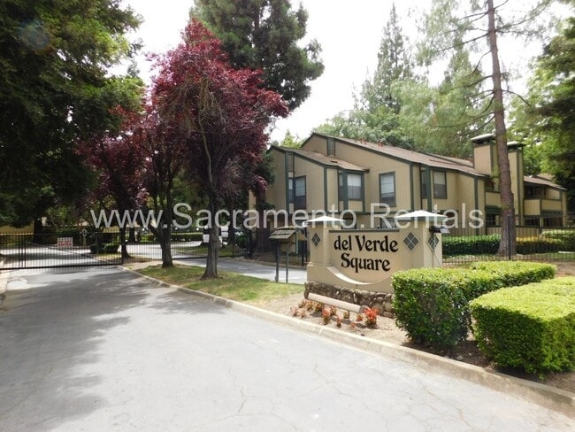 Building Photo - Wonderful 2bd/1+ba South Natomas Condo in Gated Community