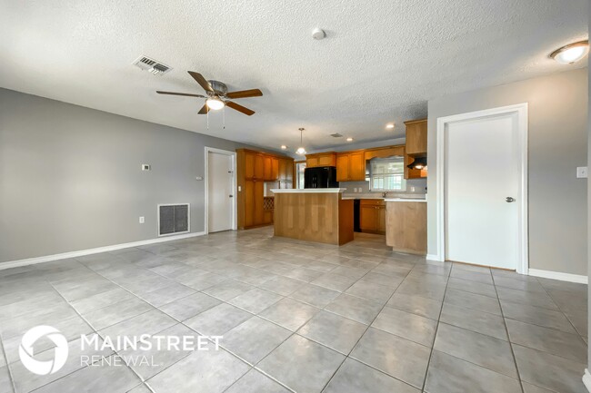 Photo - 1028 Mandarin Dr