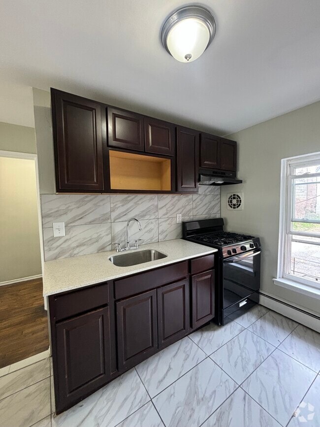 Building Photo - 111 Lincoln Ave Unit 11A Rental