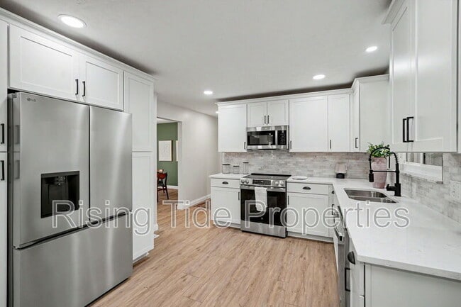 Building Photo - 2569 Richmar Dr