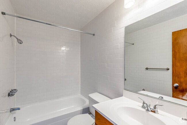 1BR, 1BA - 650SF