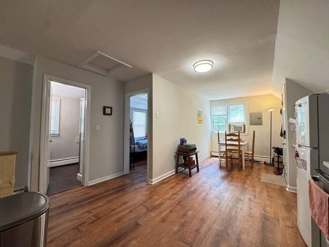 Photo - Renovated Beautiful 2BR Near Yale - Science Hill Unit 4 (3rd Fl)