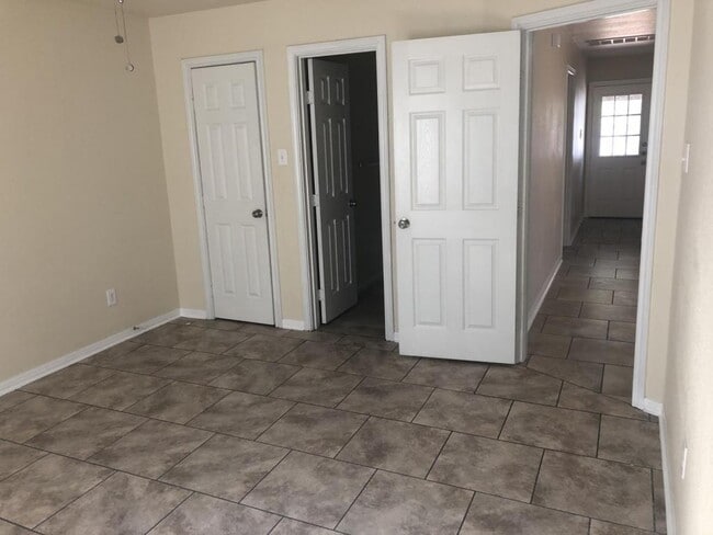 Photo - 309 Shirley Dr