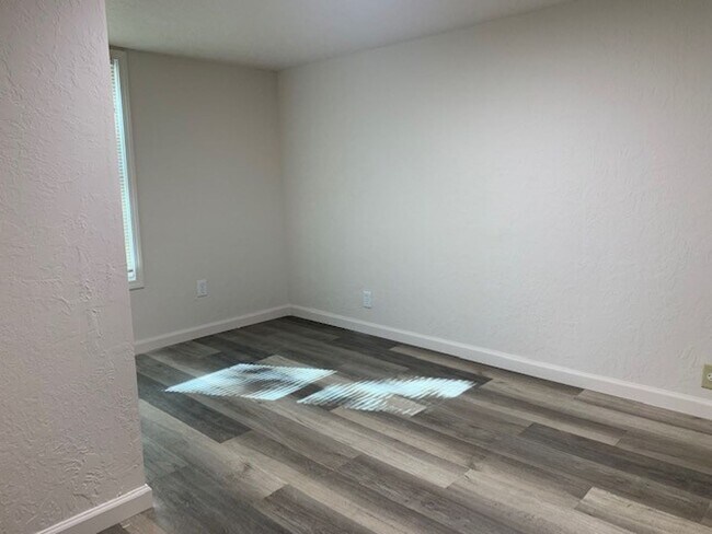 Photo - 306 NW 16th St Unit 306 NW 16th Upstairs