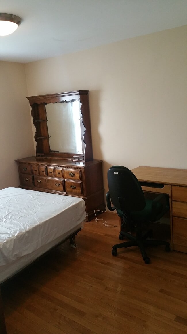 Photo - 310 Western Ave Unidad 2