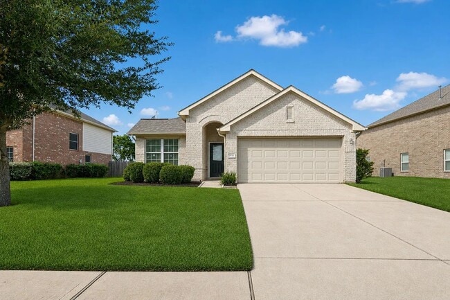 Building Photo - 17910 Royal Gate Ln