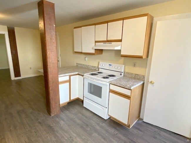 Photo - 79 Hawley St Unit B
