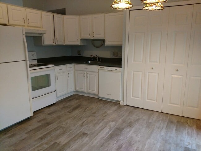 Photo - 2063 Champagne Dr