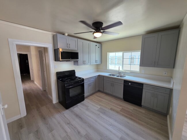 Photo - 270 Newport Ave Apartamentos Unidad A