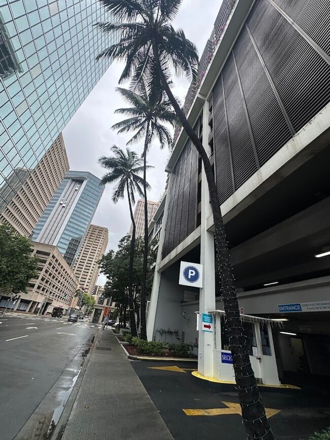 Photo - Harbor Square READY TO MOVE IN 1 bed, 1 bath with 1 parking, utilities included, walk to the conv... Unit 19C