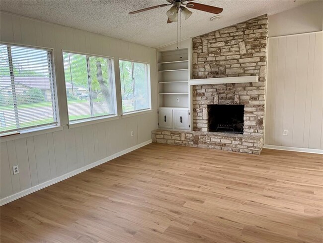 Photo - 610 Chisholm Valley Dr