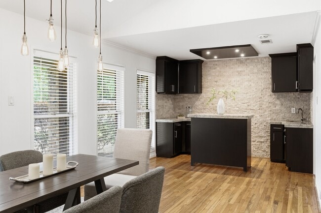 Photo - 531 Azaleadell Dr