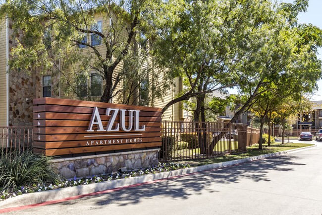 Azul driveway - Azul Apartments