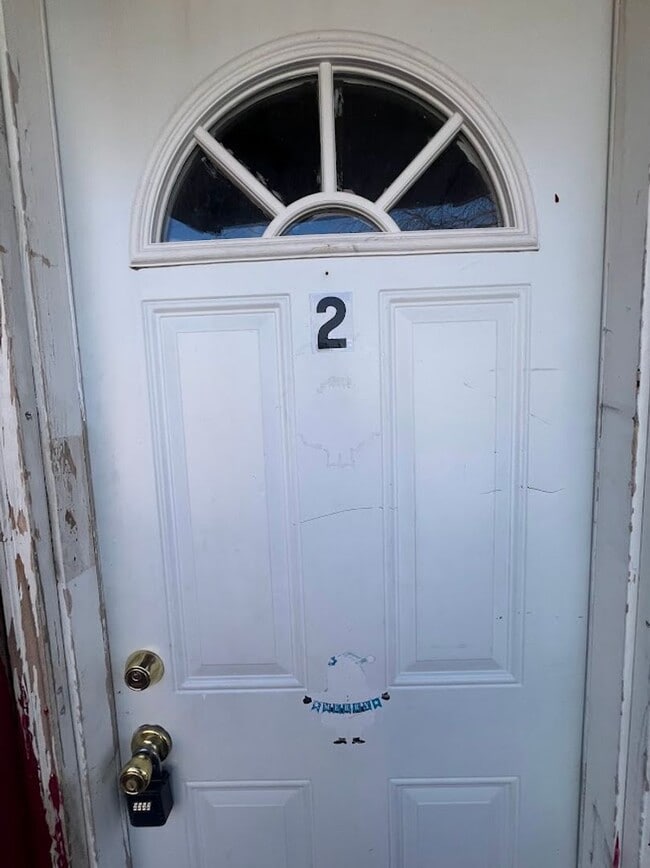 Photo - 1524 1/2 Centre Avenue Unit Apt 2