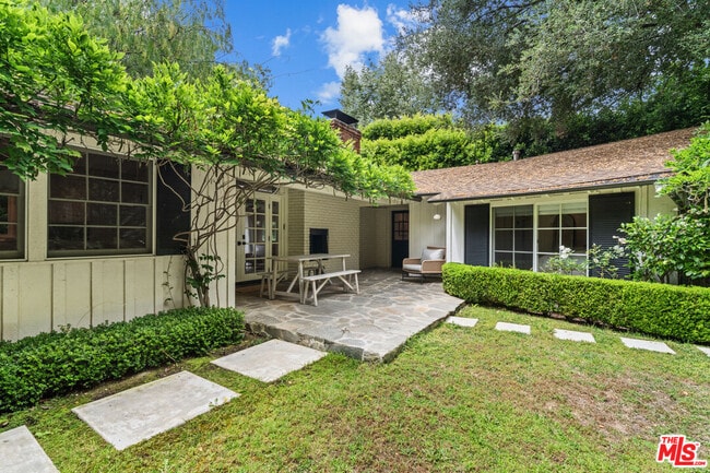 Building Photo - 2107 El Roble Ln