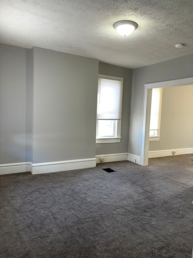 Photo - 889-895-895 E Fulton St Unit 895