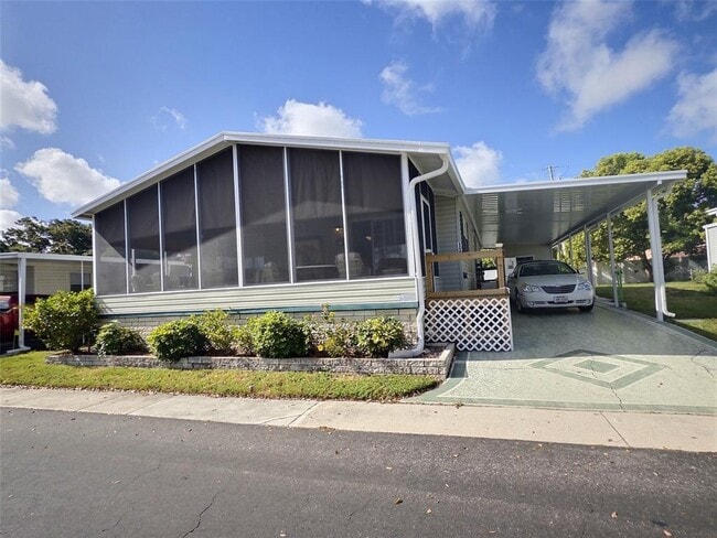 Building Photo - 136 Pindo Palm St W
